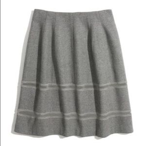 Gray wool mesh skirt